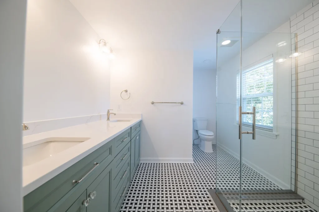 Laurel Ave Colonial — project view 4