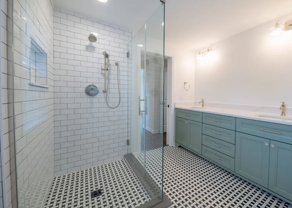 Laurel Ave Colonial — project view 5